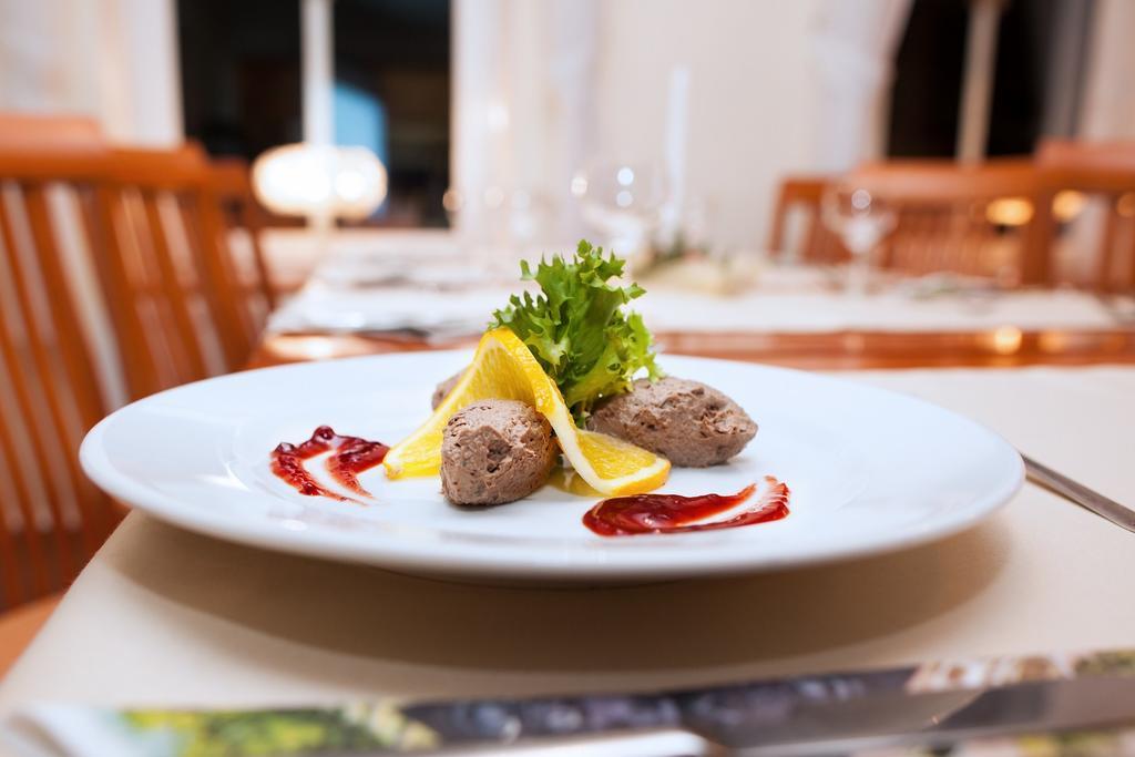Hotel Epocha 야노프 나트 니소우 외부 사진